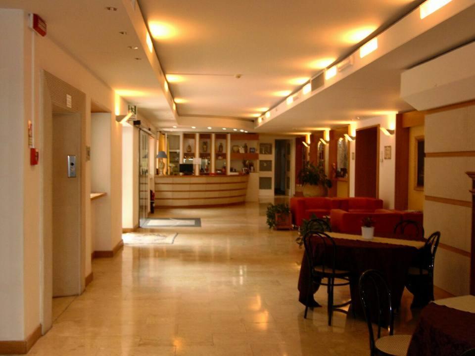 Emmaus Hotel Zafferana Etnea Eksteriør billede